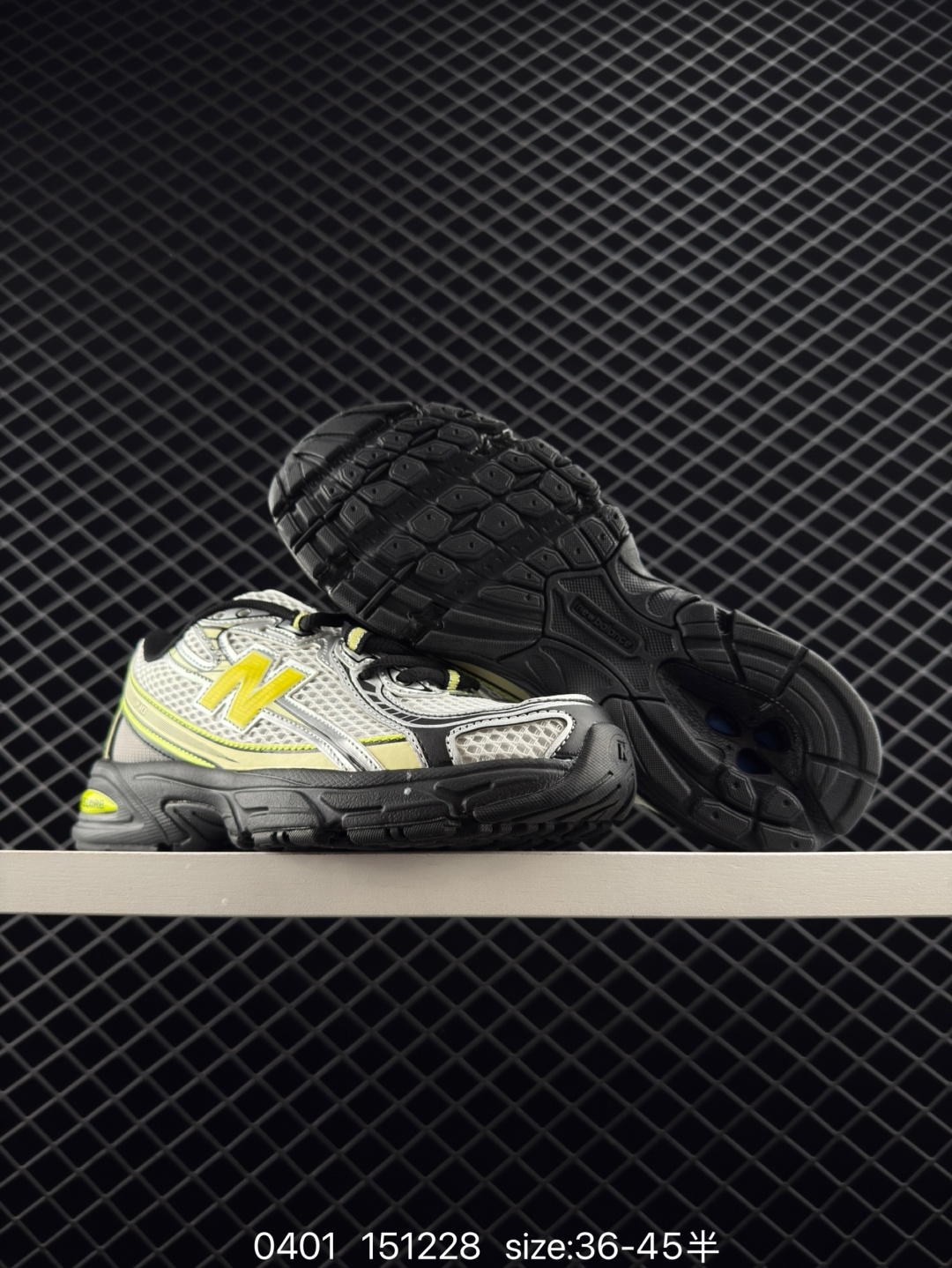 New Balance MR740 NB